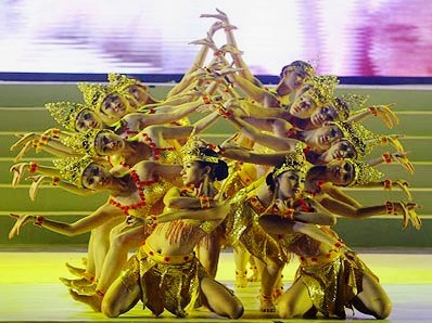 Cвоеобразные традиционные танцы народности Кхмер - ảnh 1